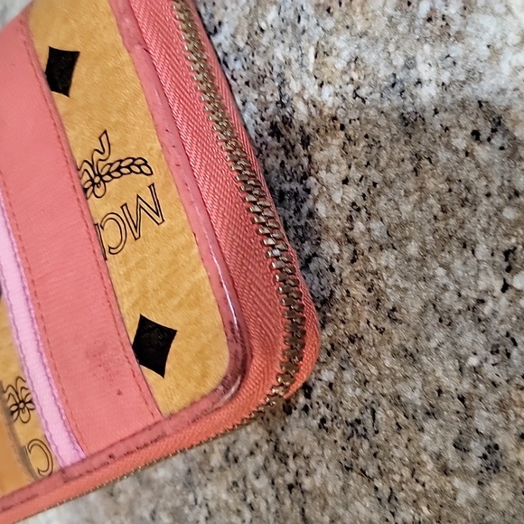 MCM Limited Edition Visetos Long Zip Around Wallet - Picture 8 of 11